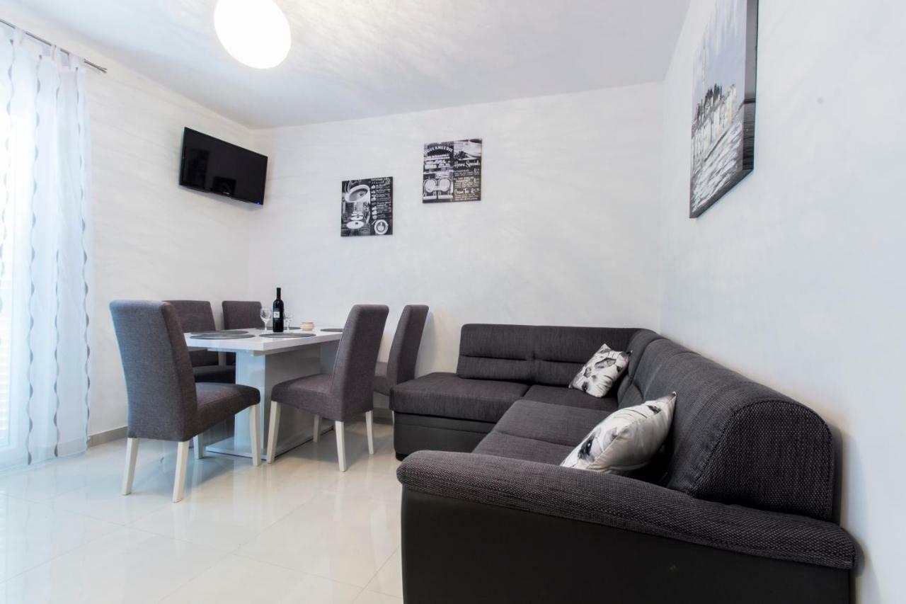 Apartmani Vesna Grebaštica Buitenkant foto