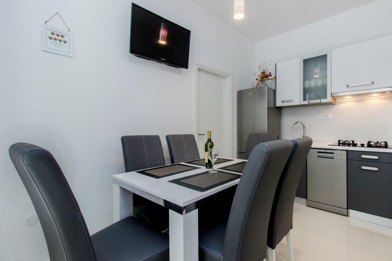 Apartmani Vesna Grebaštica Buitenkant foto